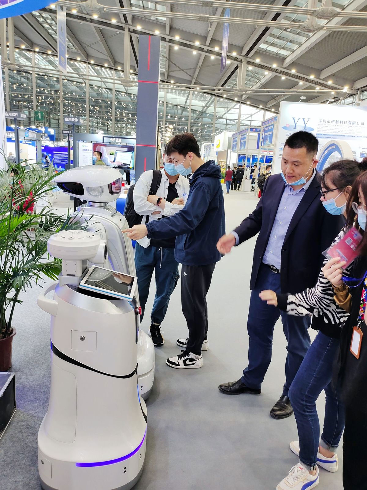 Iben Robot appeared in China electronic information exposition to promote industrial digitalization